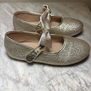 Felix & Flora gold dress shoe